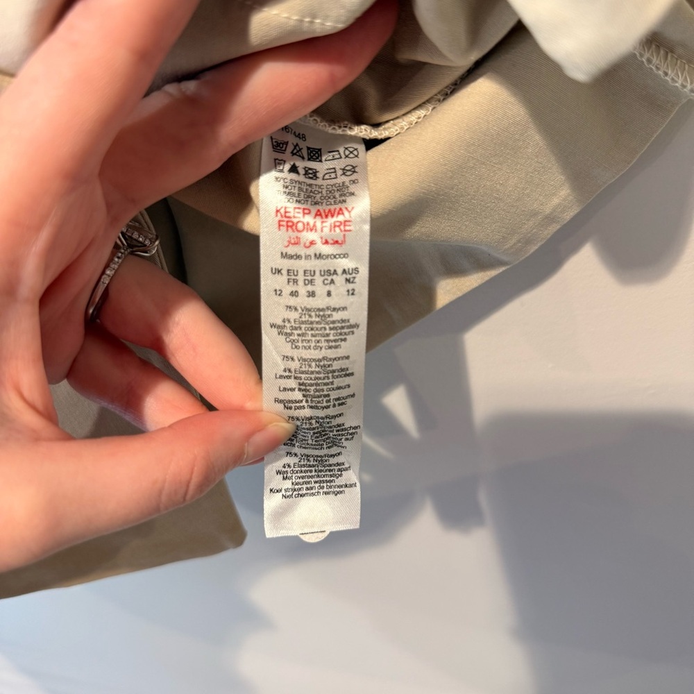 PrettyLittleThing Tan Button Down Vest - Picture 6 of 7